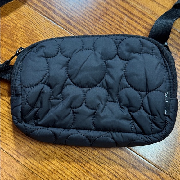 Vera Bradley Disney Feather weight Belt Bag NWOT - Picture 2 of 8